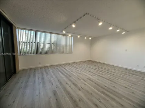 20441 NE 30th Avenue Aventura FL 33180