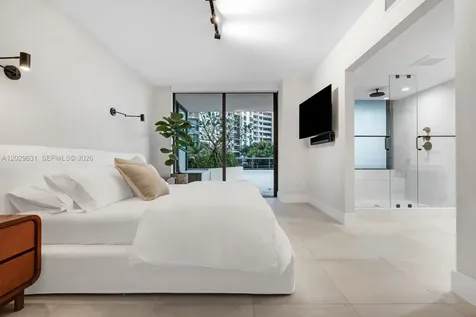 5875 Collins Avenue Miami Beach FL 33140