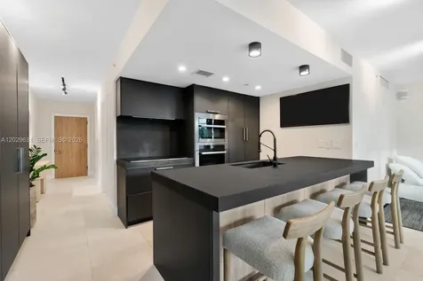5875 Collins Avenue Miami Beach FL 33140