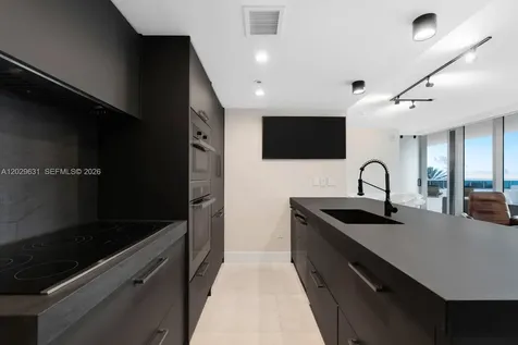 5875 Collins Avenue Miami Beach FL 33140