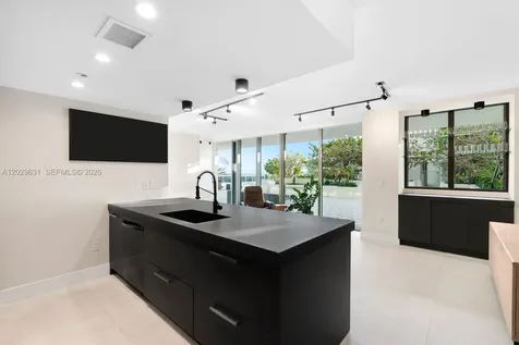 5875 Collins Avenue Miami Beach FL 33140
