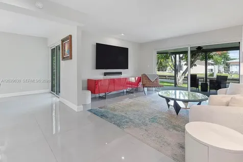 661 Kensington Place Wilton Manors FL 33305