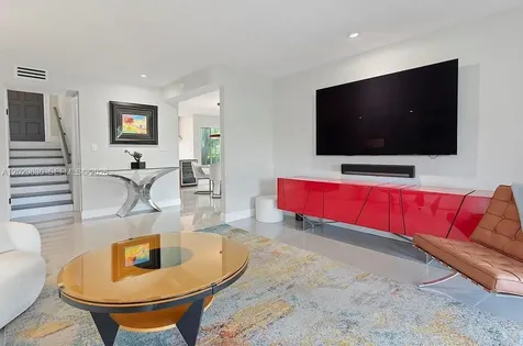 661 Kensington Place Wilton Manors FL 33305