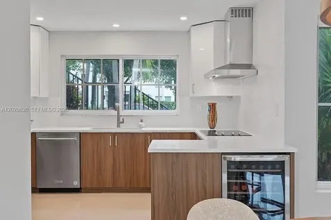 661 Kensington Place Wilton Manors FL 33305