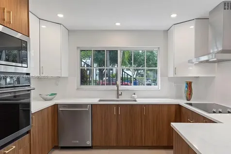 661 Kensington Place Wilton Manors FL 33305