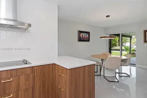 661 Kensington Place Wilton Manors FL 33305