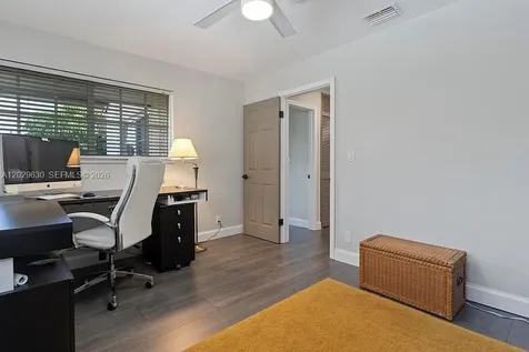 661 Kensington Place Wilton Manors FL 33305