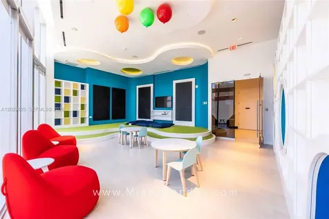 851 NE 1st Avenue Miami FL 33132