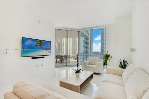 851 NE 1st Avenue Miami FL 33132