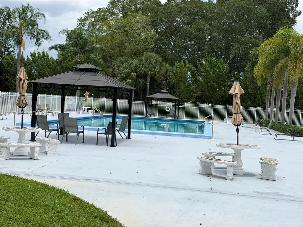 1100 Hillcrest Court Hollywood FL 33021
