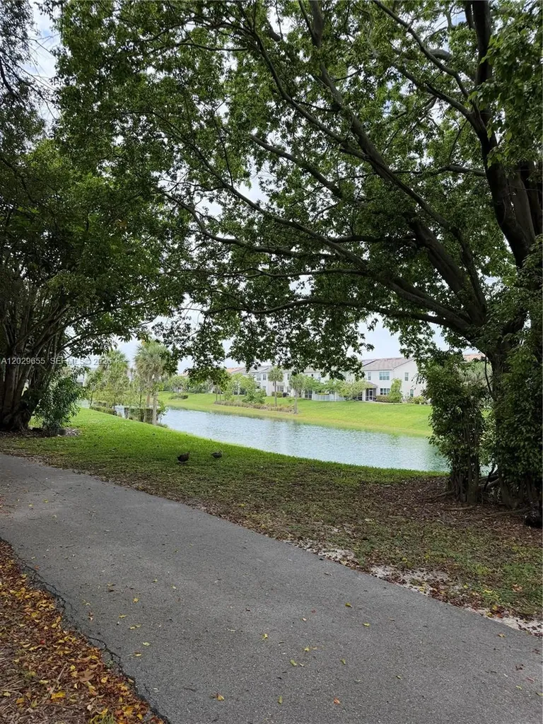 1100 Hillcrest Court Hollywood FL 33021
