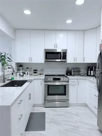 1100 Hillcrest Court Hollywood FL 33021