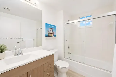 185 SE 14th Terrace Miami FL 33131