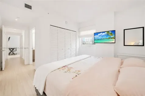 185 SE 14th Terrace Miami FL 33131