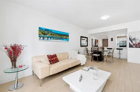 185 SE 14th Terrace Miami FL 33131