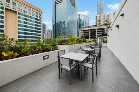 185 SE 14th Terrace Miami FL 33131