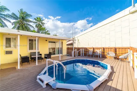 1021 NW 23rd Avenue Miami FL 33125