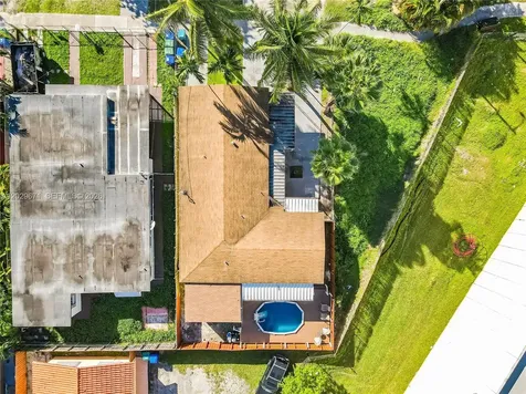 1021 NW 23rd Avenue Miami FL 33125