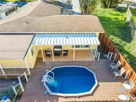 1021 NW 23rd Avenue Miami FL 33125