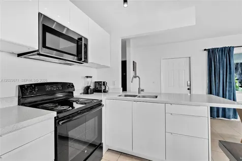 1021 NW 23rd Avenue Miami FL 33125