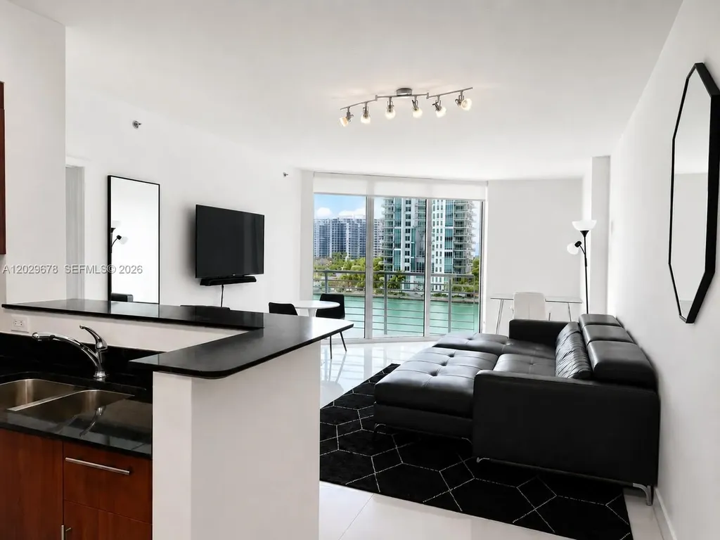 325 S Biscayne Boulevard Miami FL 33131