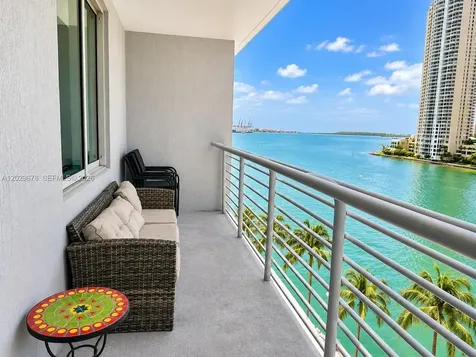 325 S Biscayne Boulevard Miami FL 33131