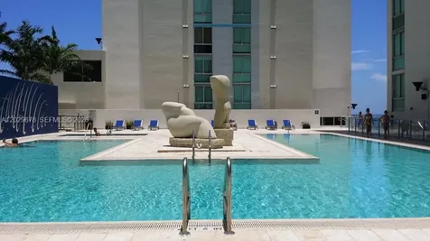 325 S Biscayne Boulevard Miami FL 33131