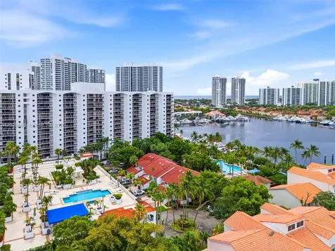 3610 Yacht Club Drive Aventura FL 33180