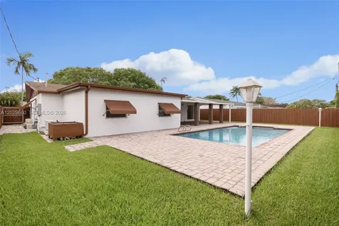 5830 SW 89th Court Miami FL 33173