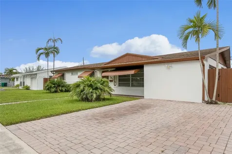 5830 SW 89th Court Miami FL 33173