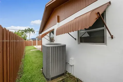5830 SW 89th Court Miami FL 33173