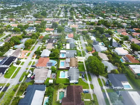 5830 SW 89th Court Miami FL 33173