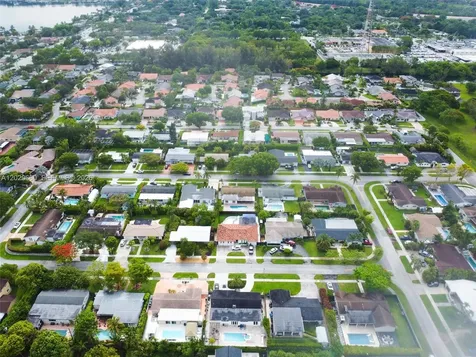 5830 SW 89th Court Miami FL 33173