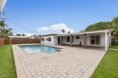 5830 SW 89th Court Miami FL 33173