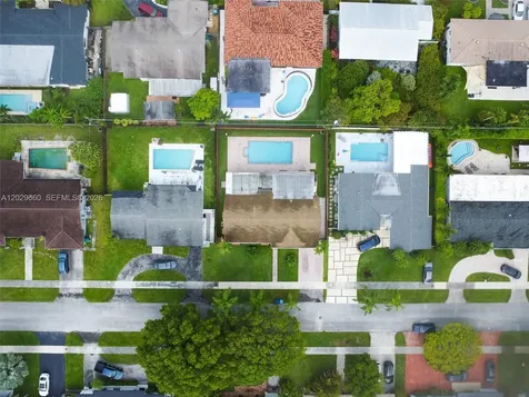 5830 SW 89th Court Miami FL 33173