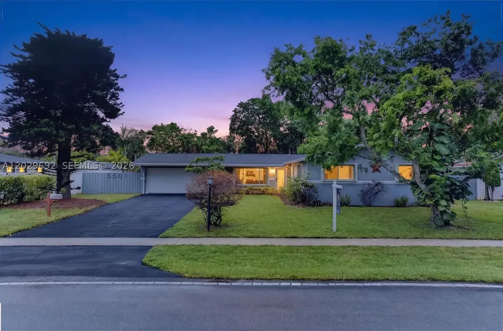 5501 Pine Terrace Plantation FL 33317
