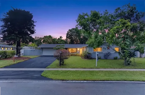 5501 Pine Terrace Plantation FL 33317