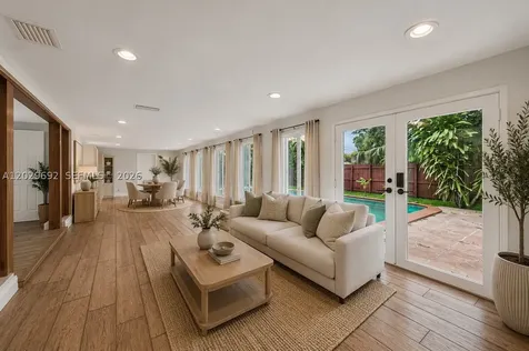 5501 Pine Terrace Plantation FL 33317
