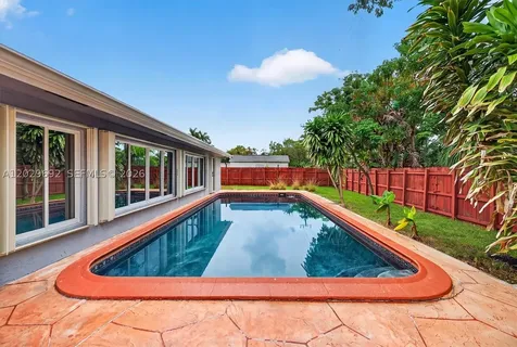 5501 Pine Terrace Plantation FL 33317