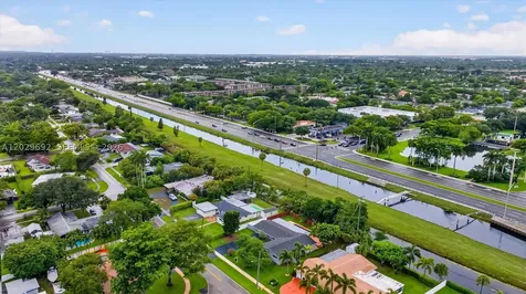 5501 Pine Terrace Plantation FL 33317