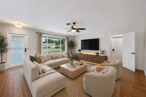 5501 Pine Terrace Plantation FL 33317