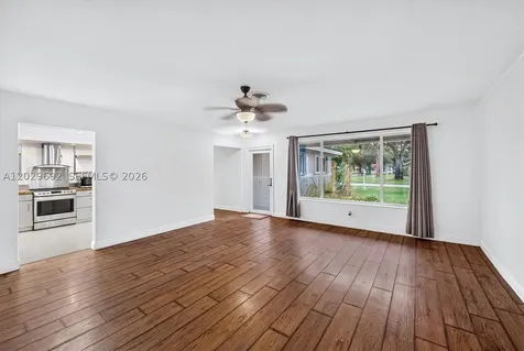 5501 Pine Terrace Plantation FL 33317