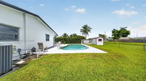 9605 SW 187th Street Cutler Bay FL 33157