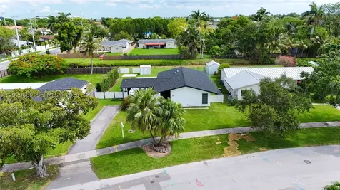 9605 SW 187th Street Cutler Bay FL 33157