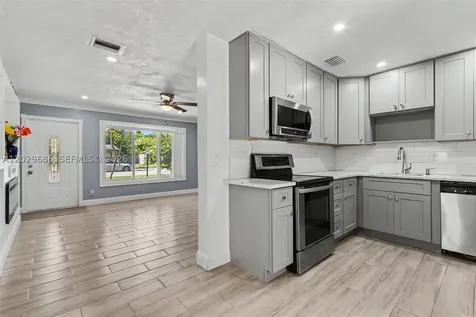 6230 SW 16th Court North Lauderdale FL 33068
