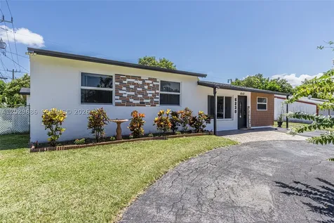6230 SW 16th Court North Lauderdale FL 33068