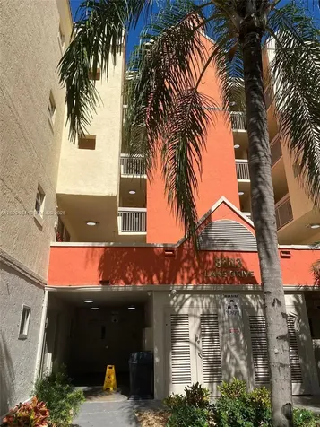 8323 Lake Drive Doral FL 33166