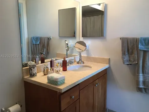 1723 SW 2nd Avenue Miami FL 33129
