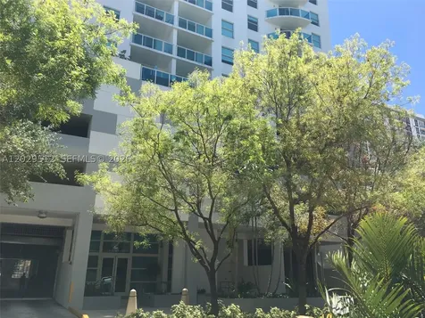 1723 SW 2nd Avenue Miami FL 33129