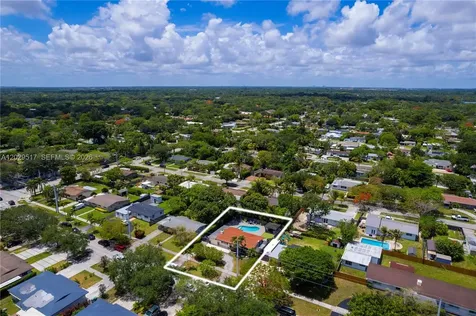 8595 SW 128th Street Miami FL 33156